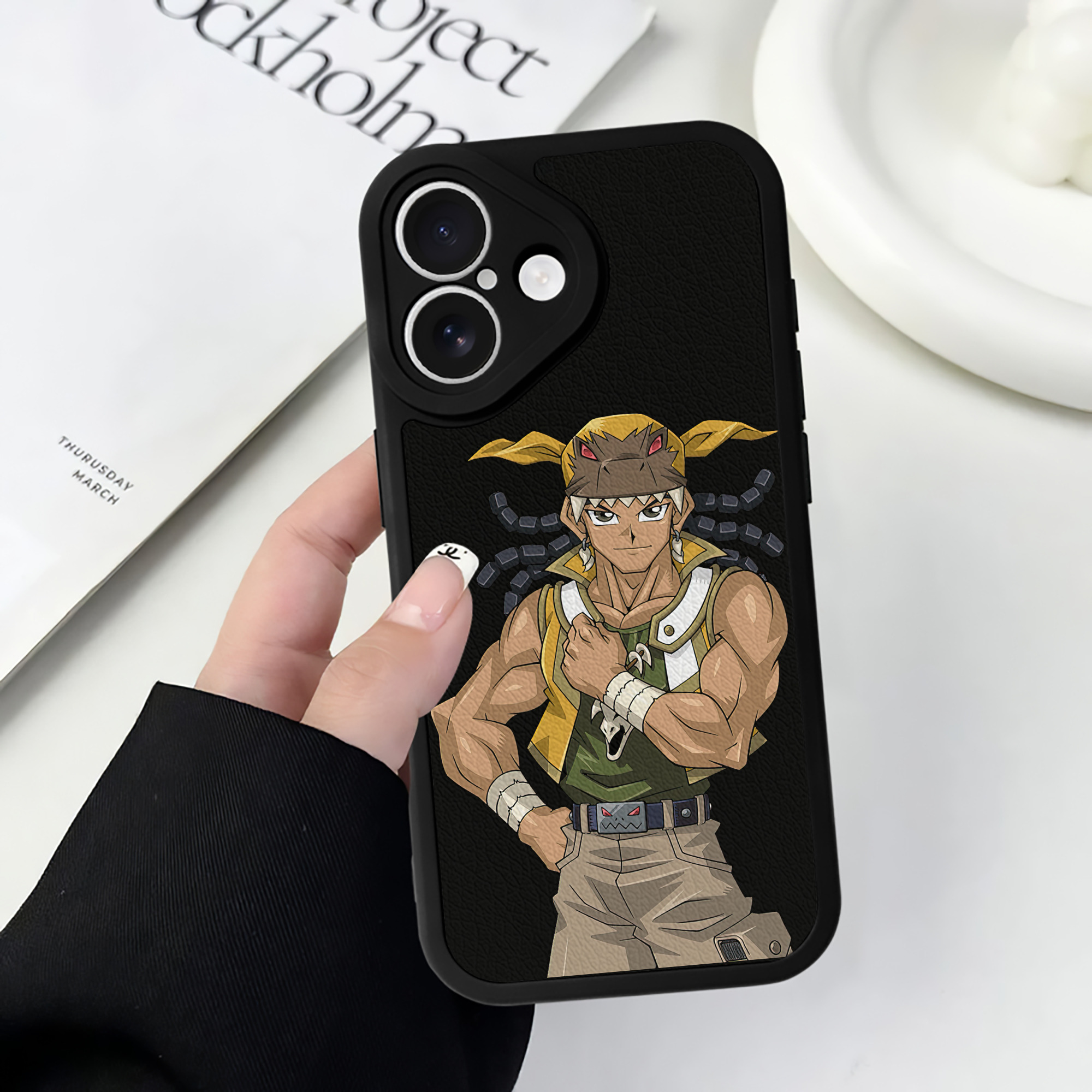 （画像用） 遊☆戯☆王 Yu-Gi-Oh! 【iPhone 16シリーズ対応】シリコンスマホケース（レザー調） 材質：シリコン